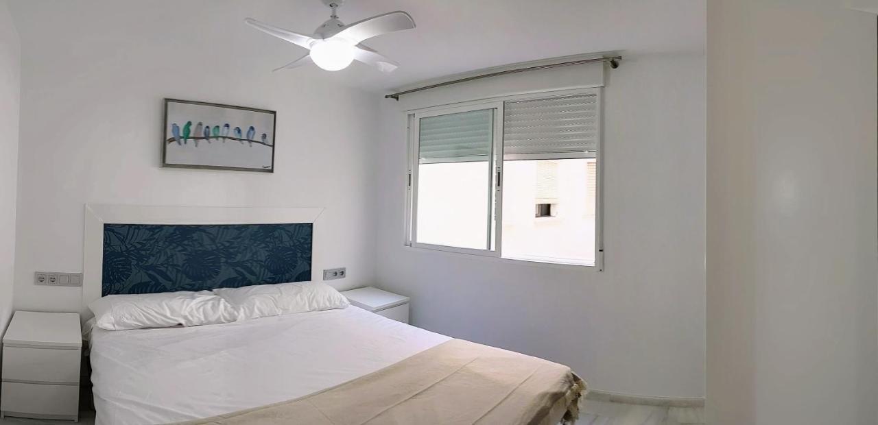 Salobrena - Primera Linea De Playa Junto Al Paseo Maritimo Exterior foto