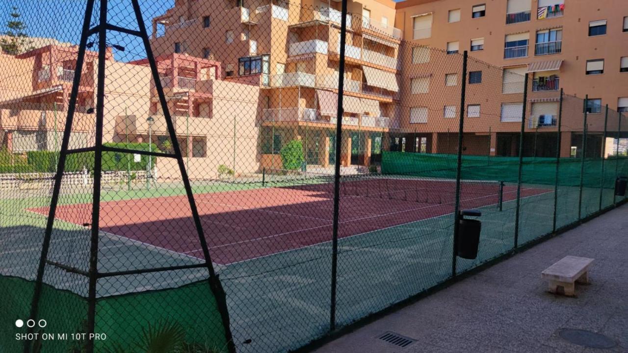 Salobrena - Primera Linea De Playa Junto Al Paseo Maritimo Exterior foto