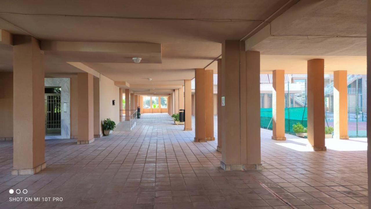 Salobrena - Primera Linea De Playa Junto Al Paseo Maritimo Exterior foto